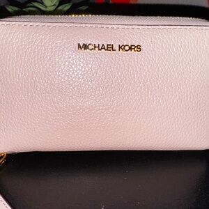 NWT- Michael Kors Pink Large SmartPhone Wristlet